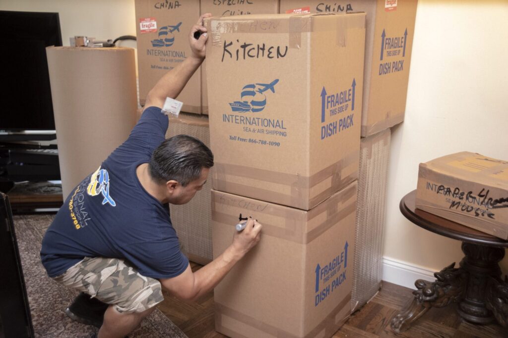 mover labeling a box